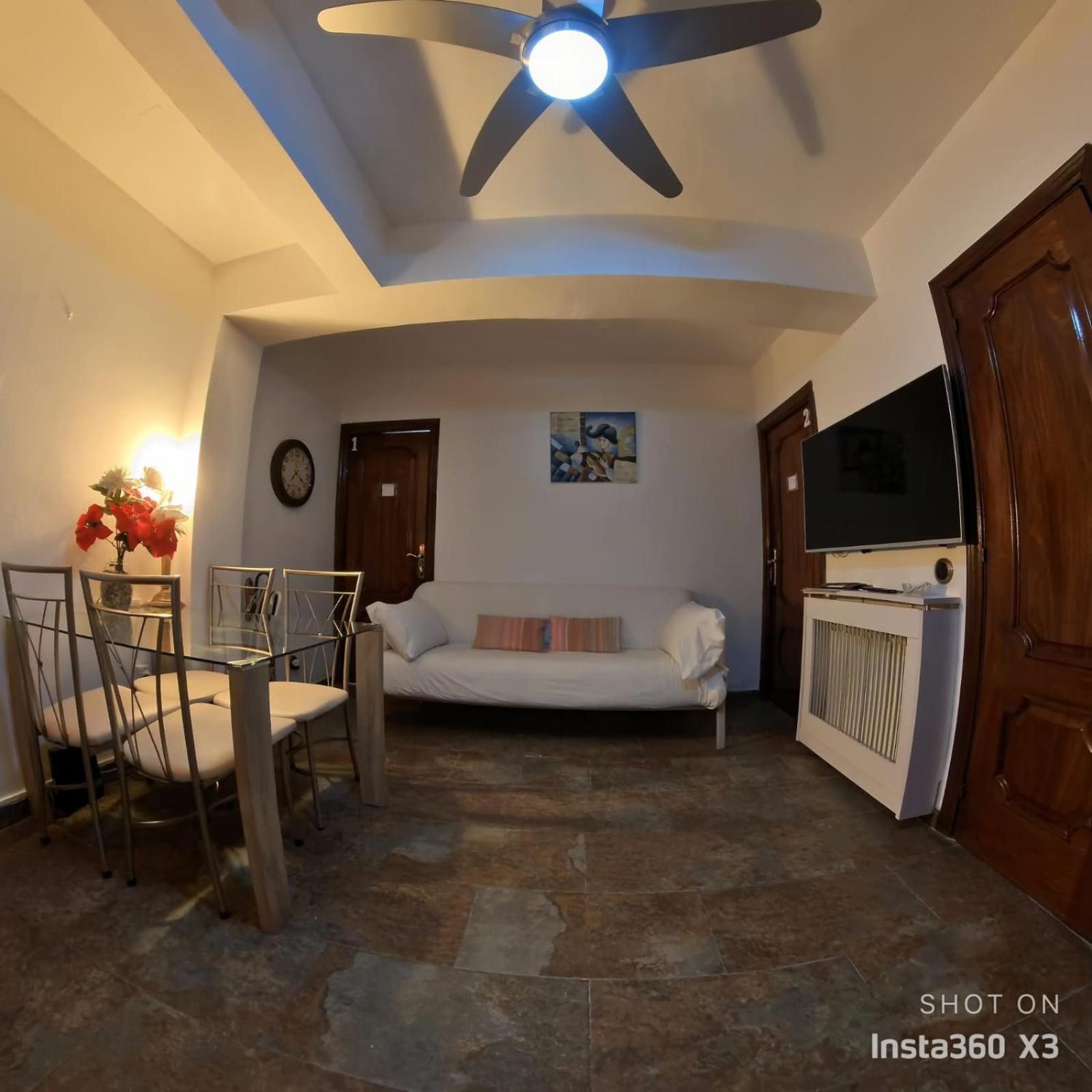 Habitaciones Individuales En Apartamento Madrid Exteriér fotografie