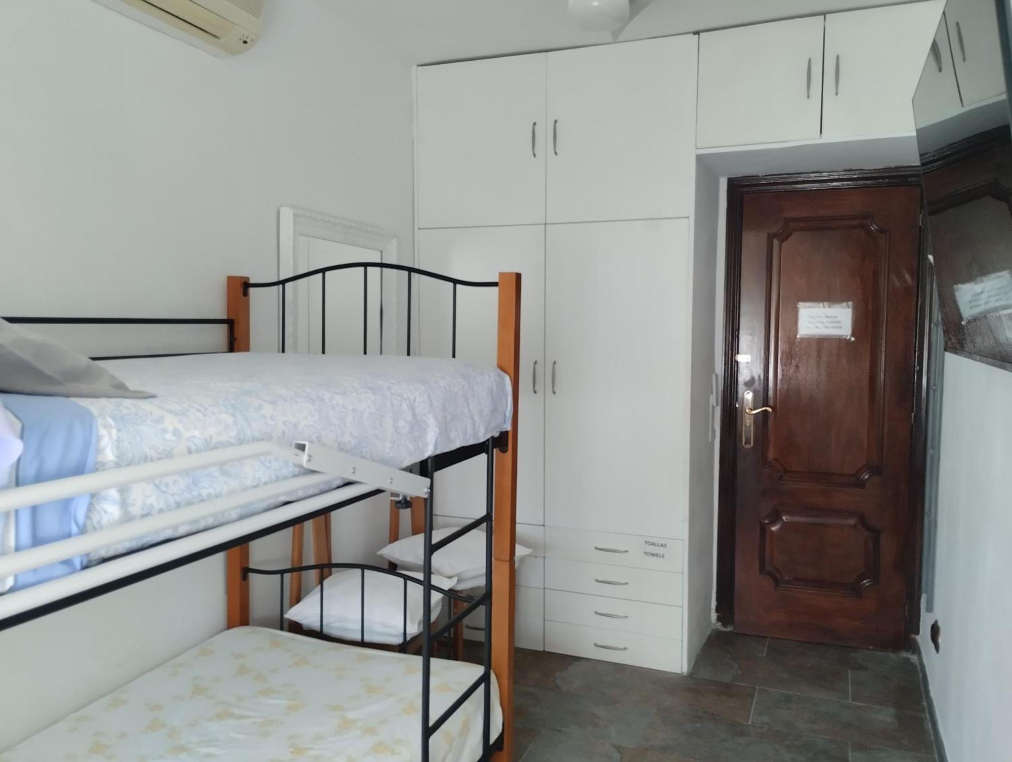 Habitaciones Individuales En Apartamento Madrid Exteriér fotografie
