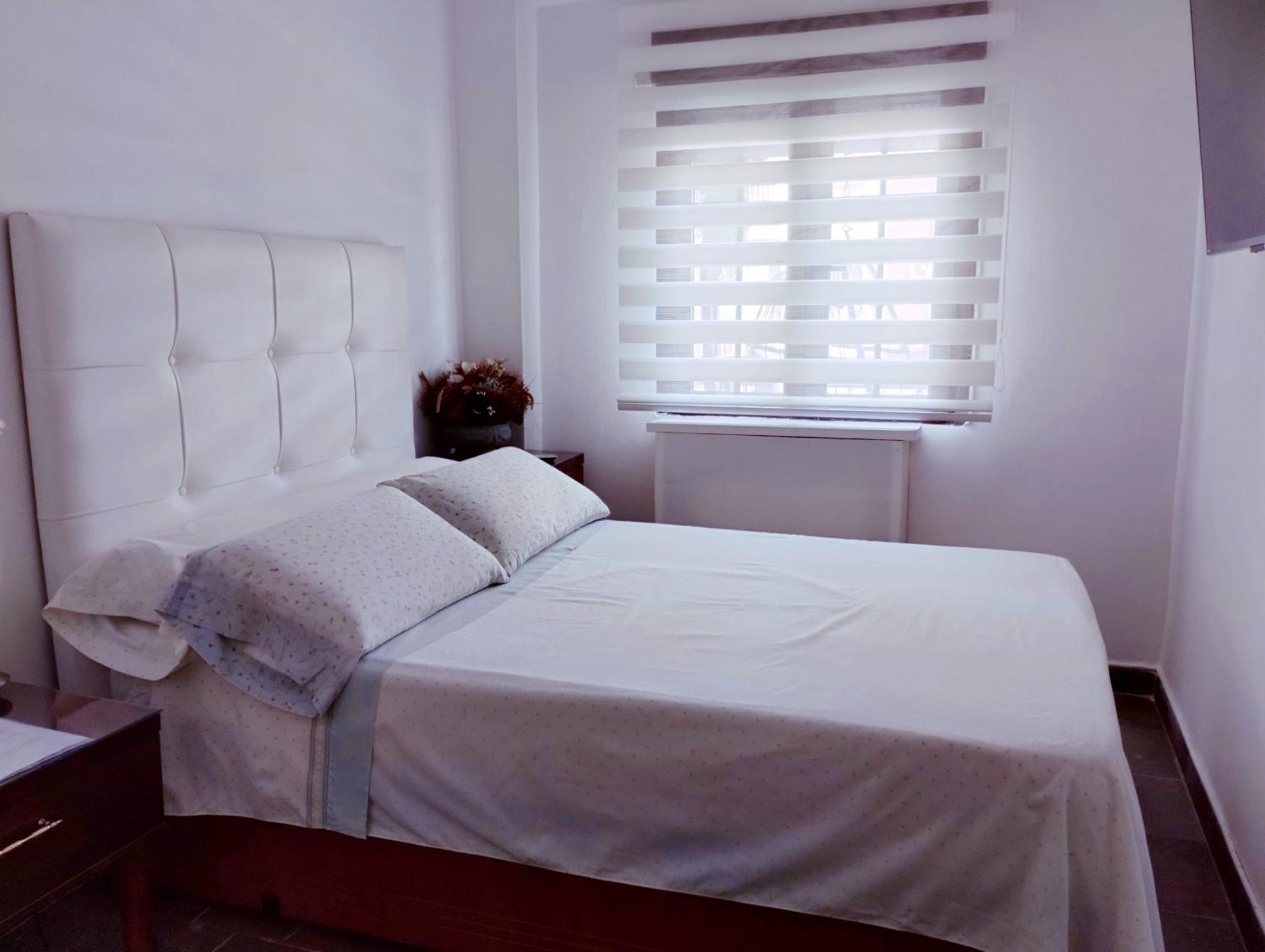 Habitaciones Individuales En Apartamento Madrid Exteriér fotografie