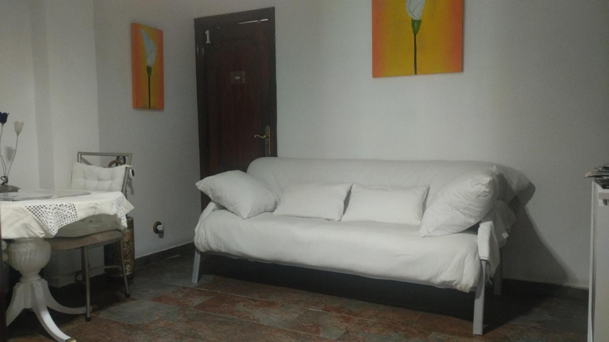 Habitaciones Individuales En Apartamento Madrid Exteriér fotografie